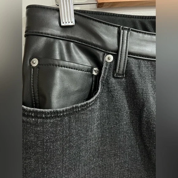 Abercrombie & fitch Curve Love Ankle Straight two toned black jean/leather pants - Picture 6 of 10